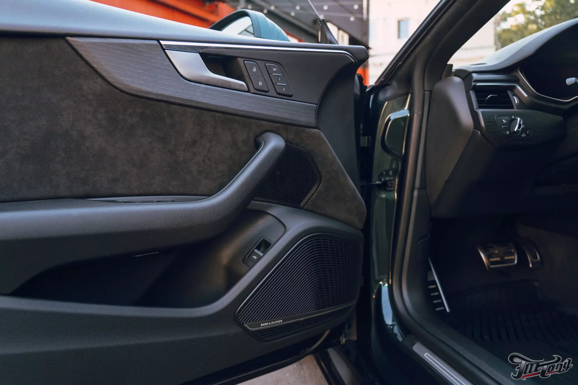 Audi A5. Акустическая система. Шумоизоляция дверей